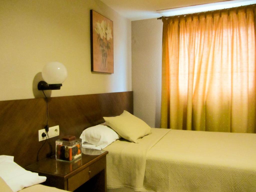 Hotel Avenida Requena Bilik gambar