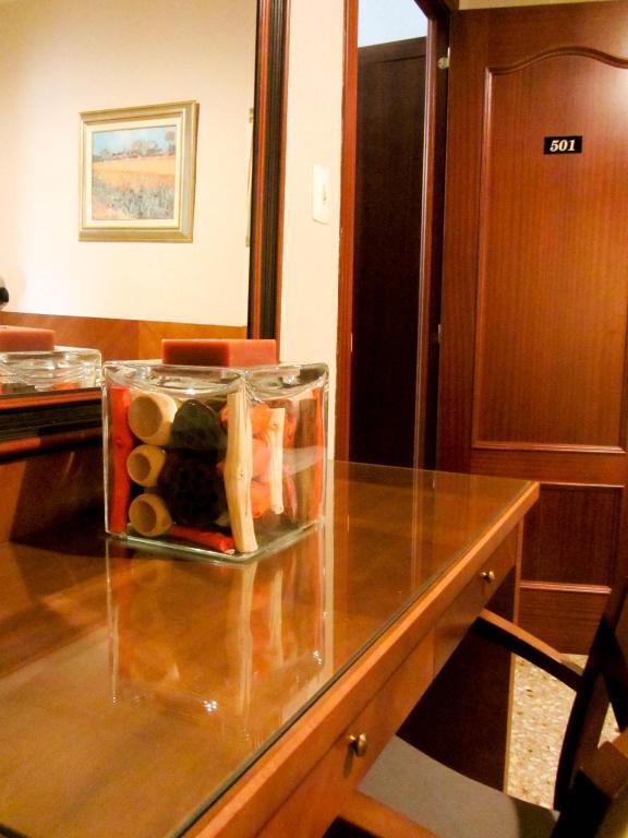 Hotel Avenida Requena Bilik gambar